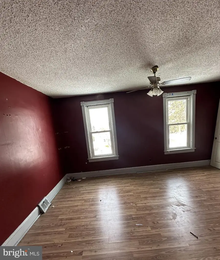 155 Robertson Ave, Morrisville, PA 19067 - #2