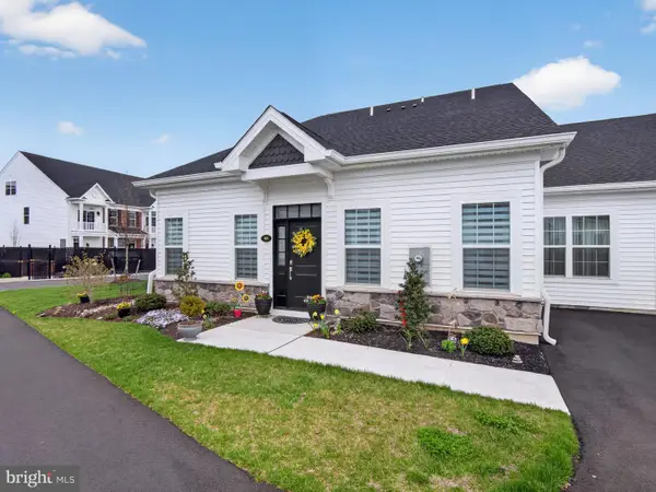 83 Cedar Circle, LEVITTOWN, PA 19055