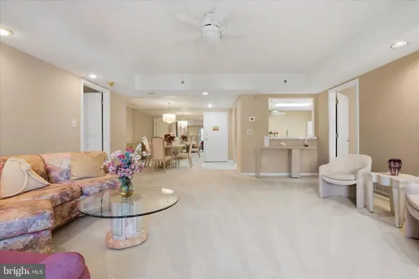 6208 Centennial Sta, WARMINSTER, PA 18974