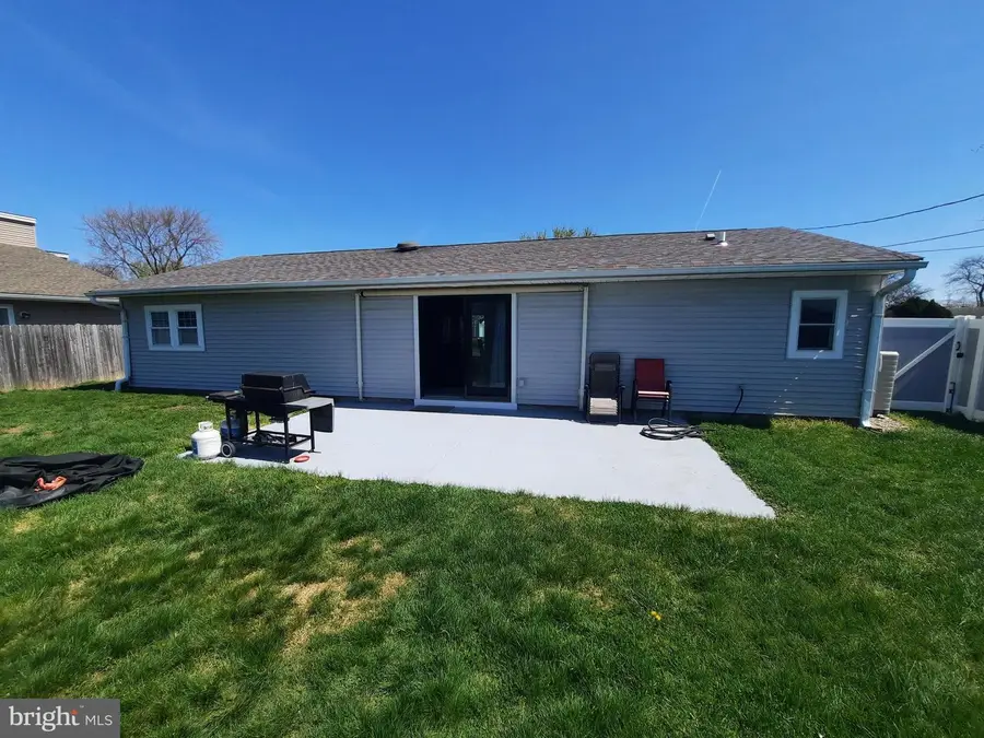 41 Lakeside Dr #w, Levittown, PA 19054 - #3