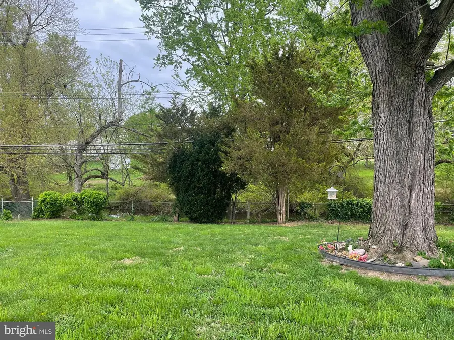 516 Parkway Dr, Fairless Hills, PA 19030 - #2