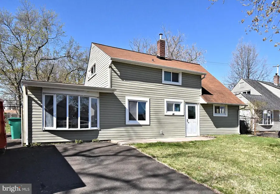 30 Roundwood Ln, Levittown, PA 19055 - #3