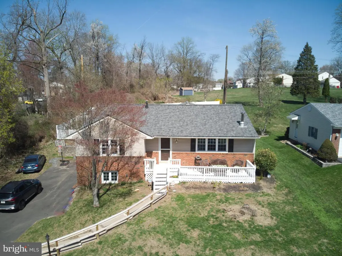 705 Overlook Dr, Warminster, PA 18974 - #1