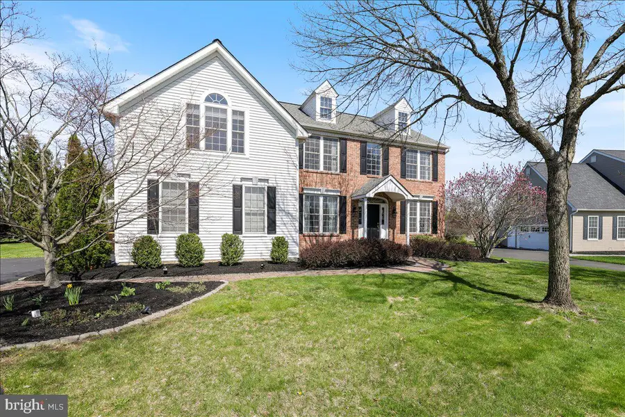 5401 Windtree Dr, Doylestown, PA 18902 - #2