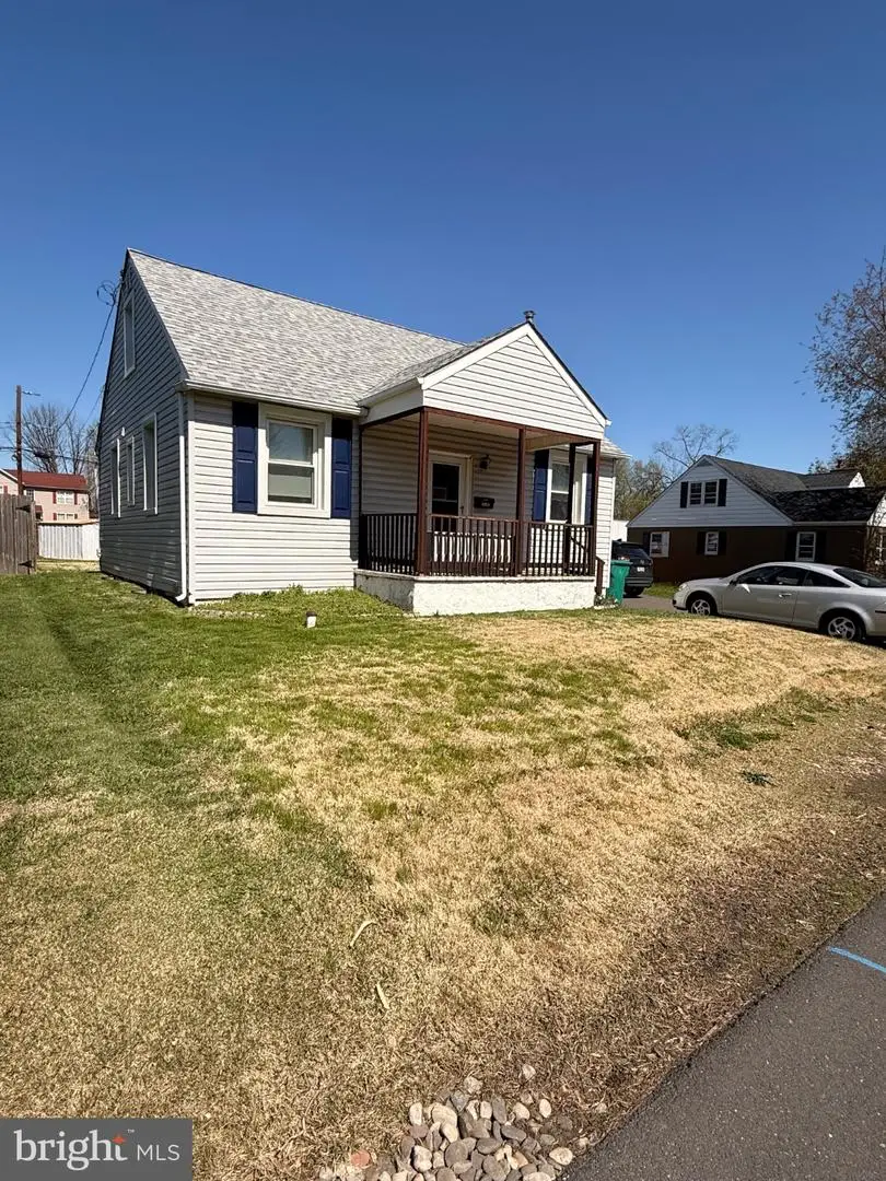 808 Old Orchard Ln, Bristol, PA 19007 - #2