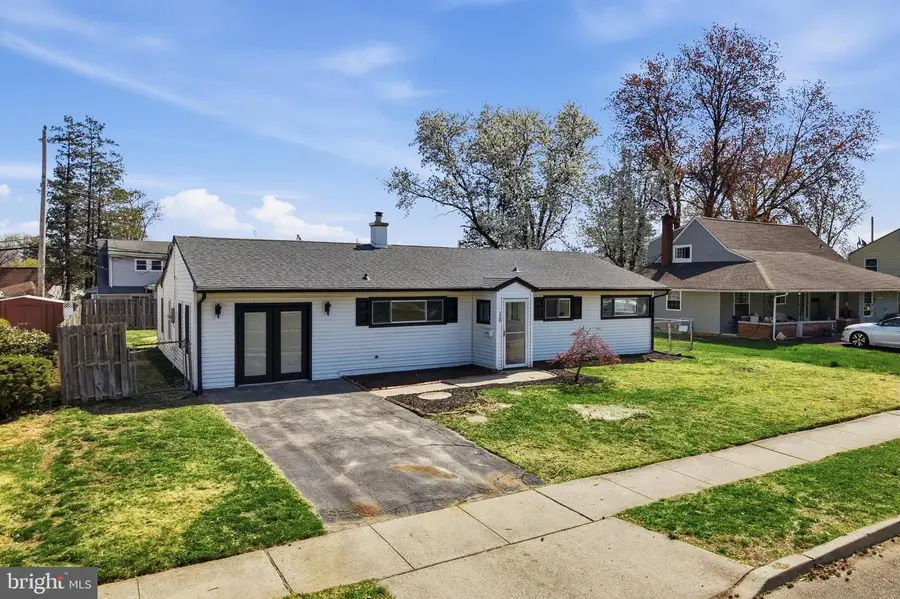 110 Deep Dale Dr E, Levittown, PA 19056 - #3