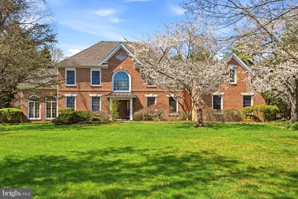 21 Weatherfield Dr, NEWTOWN, PA 18940