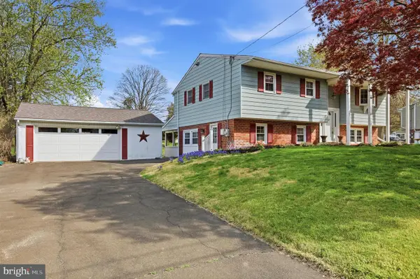 157 Blue Jay Rd, CHALFONT, PA 18914