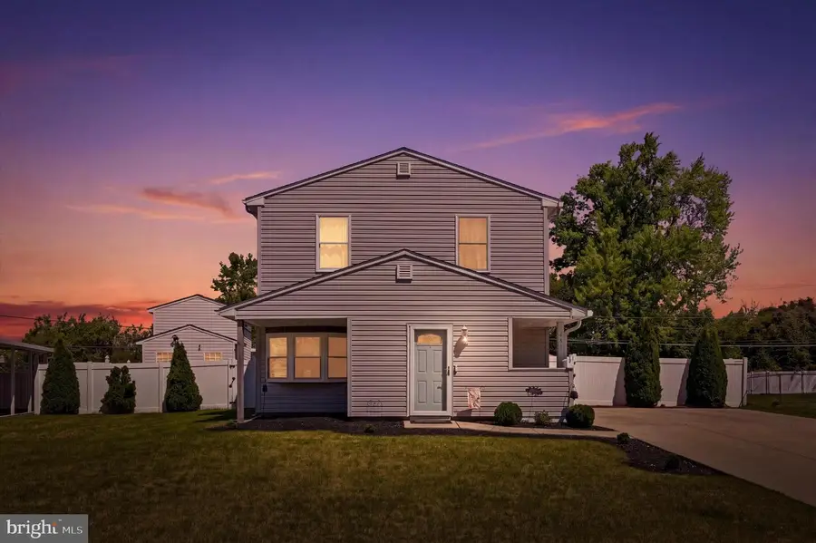 401 Stonybrook Dr, Levittown, PA 19055 - #3