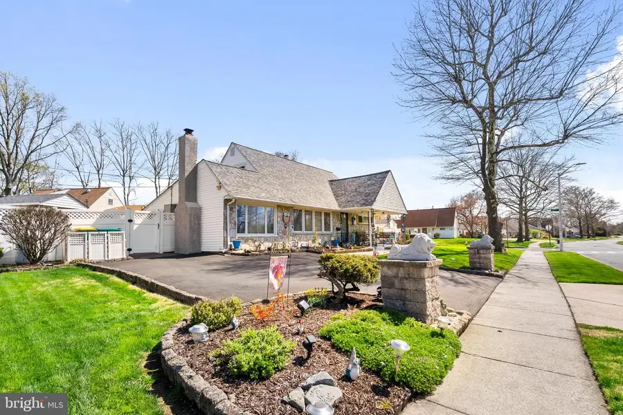 54 Quincy Dr, Levittown, PA 19057 - #3