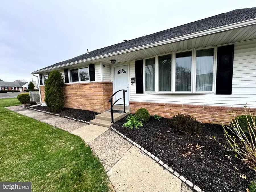 654 Cypress Rd, Warminster, PA 18974 - #2