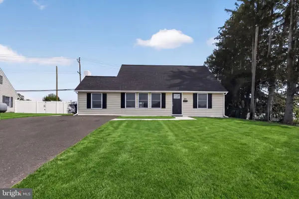 28 Jump Hill Rd, LEVITTOWN, PA 19056