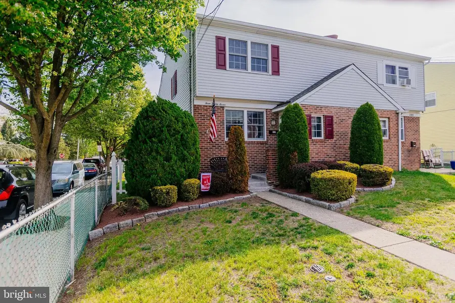 327 Lincoln Ave, Bristol, PA 19007 - #2