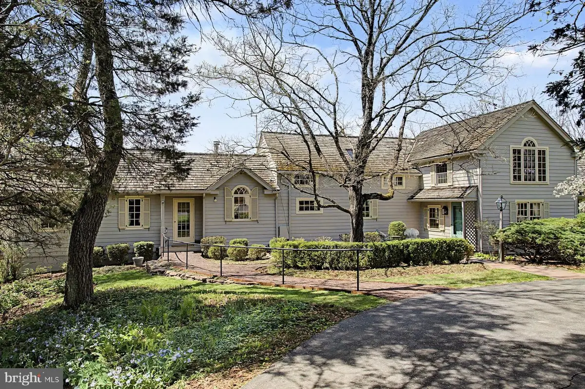 542 Headquarters Rd, Ottsville, PA 18942 - #1