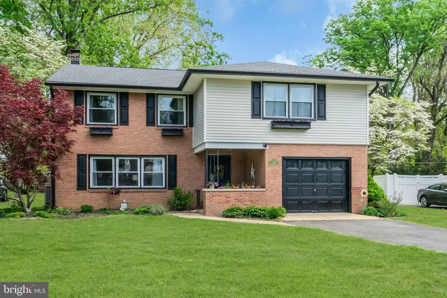 16 Glenolden Rd, Yardley, PA 19067 - #2