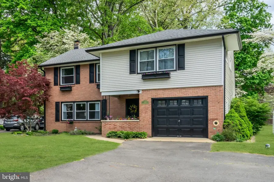 16 Glenolden Rd, Yardley, PA 19067 - #3