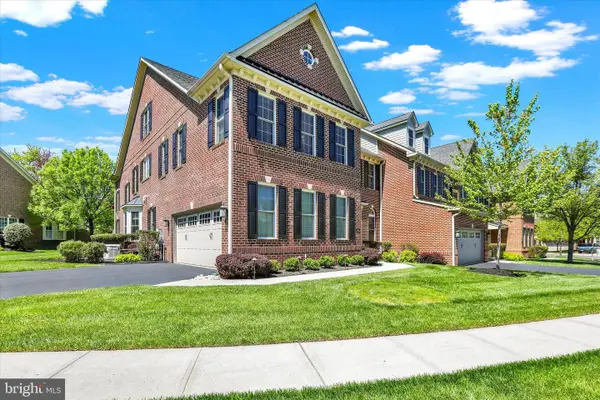 86 Rittenhouse Cir, NEWTOWN, PA 18940