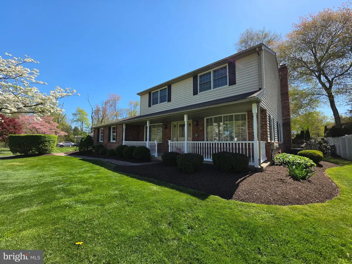 325 Charles St, Southampton, PA 18966 - #1