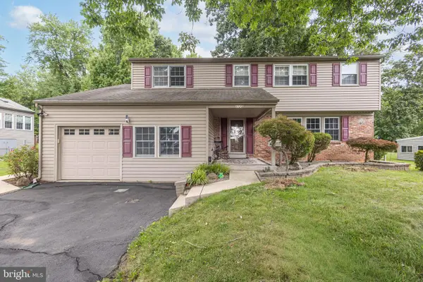 2125 Blackhorse Dr, WARRINGTON, PA 18976