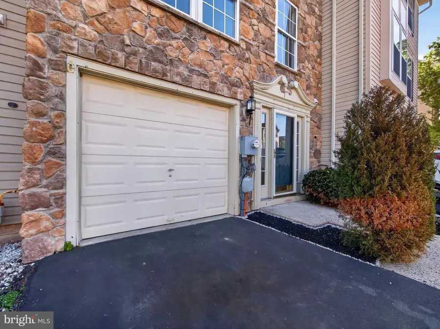 207 Windsor Ct, Quakertown, PA 18951 - #3