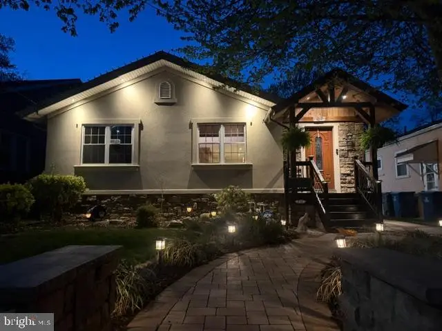 212 W Franklin St, Morrisville, PA 19067 - #3