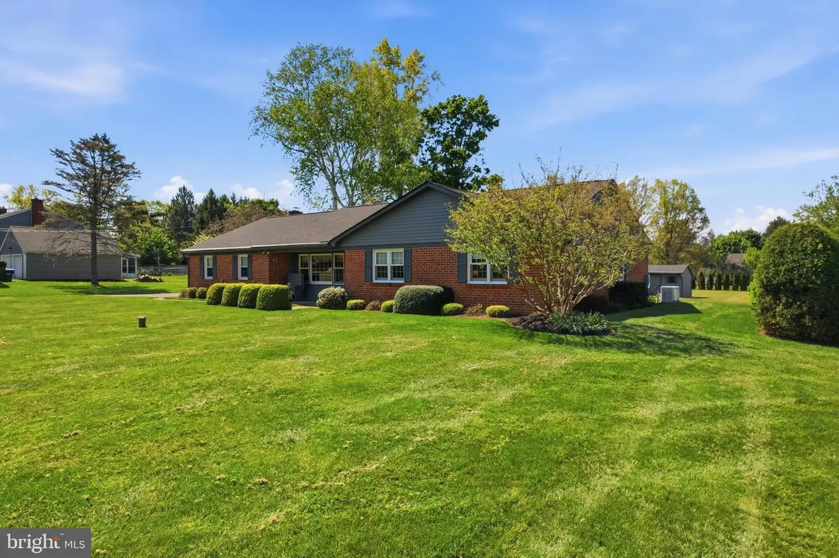 228 Chestnut Valley Dr, Doylestown, PA 18901 - #1