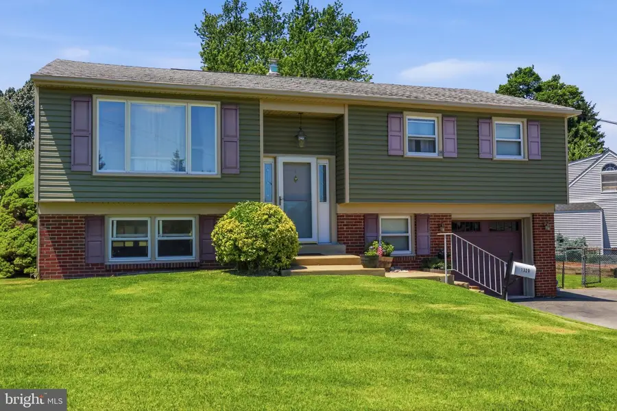 1320 Nevarc Rd, Warminster, PA 18974 - #2