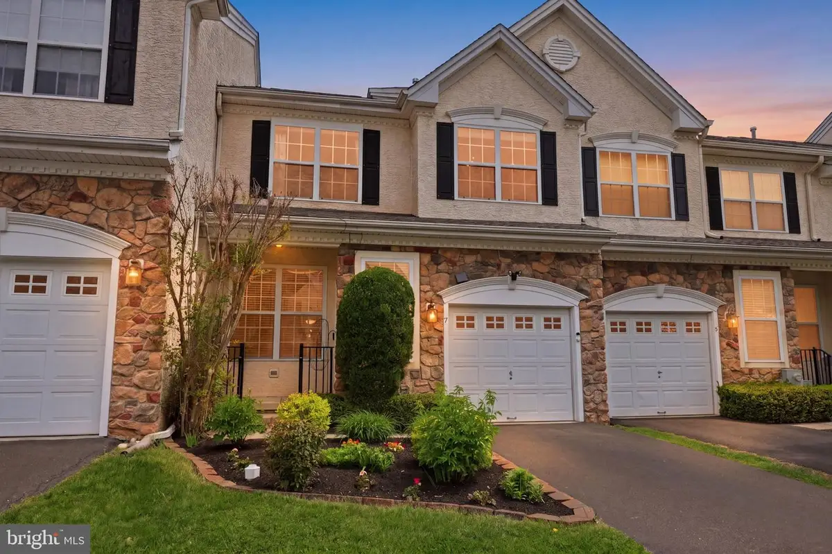 7 Wellington Rd, Newtown, PA 18940 - #1