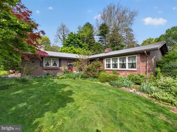 1 Upton Ln, YARDLEY, PA 19067