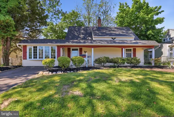 35 Robin Hill Ln, LEVITTOWN, PA 19055