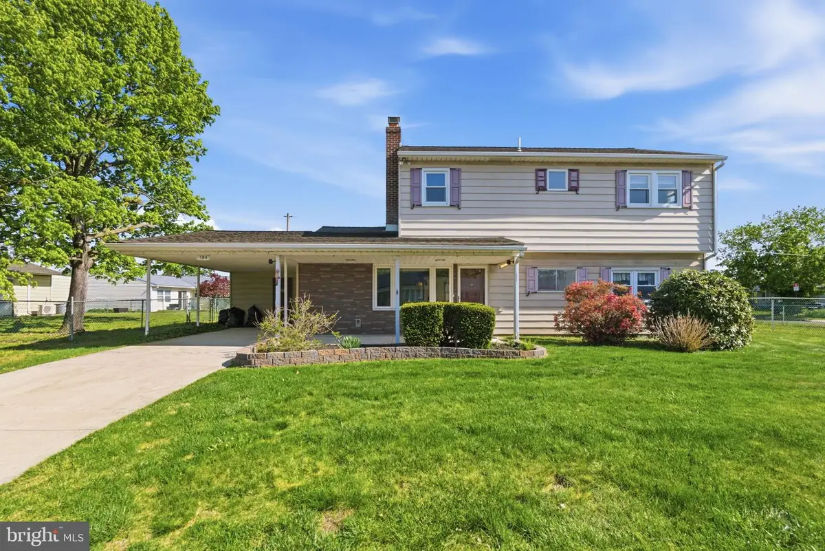 154 Pinewood Dr, Levittown, PA 19054 - #1