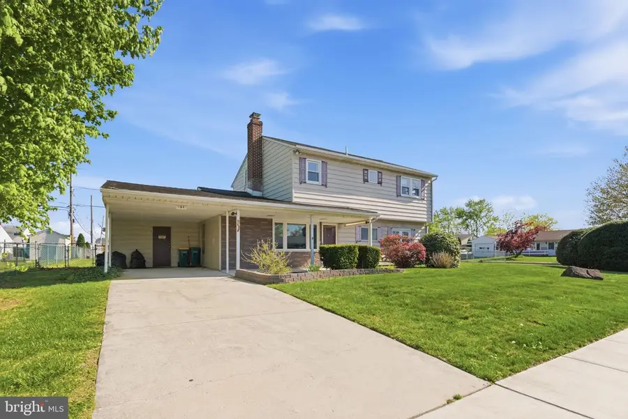 154 Pinewood Dr, Levittown, PA 19054 - #3