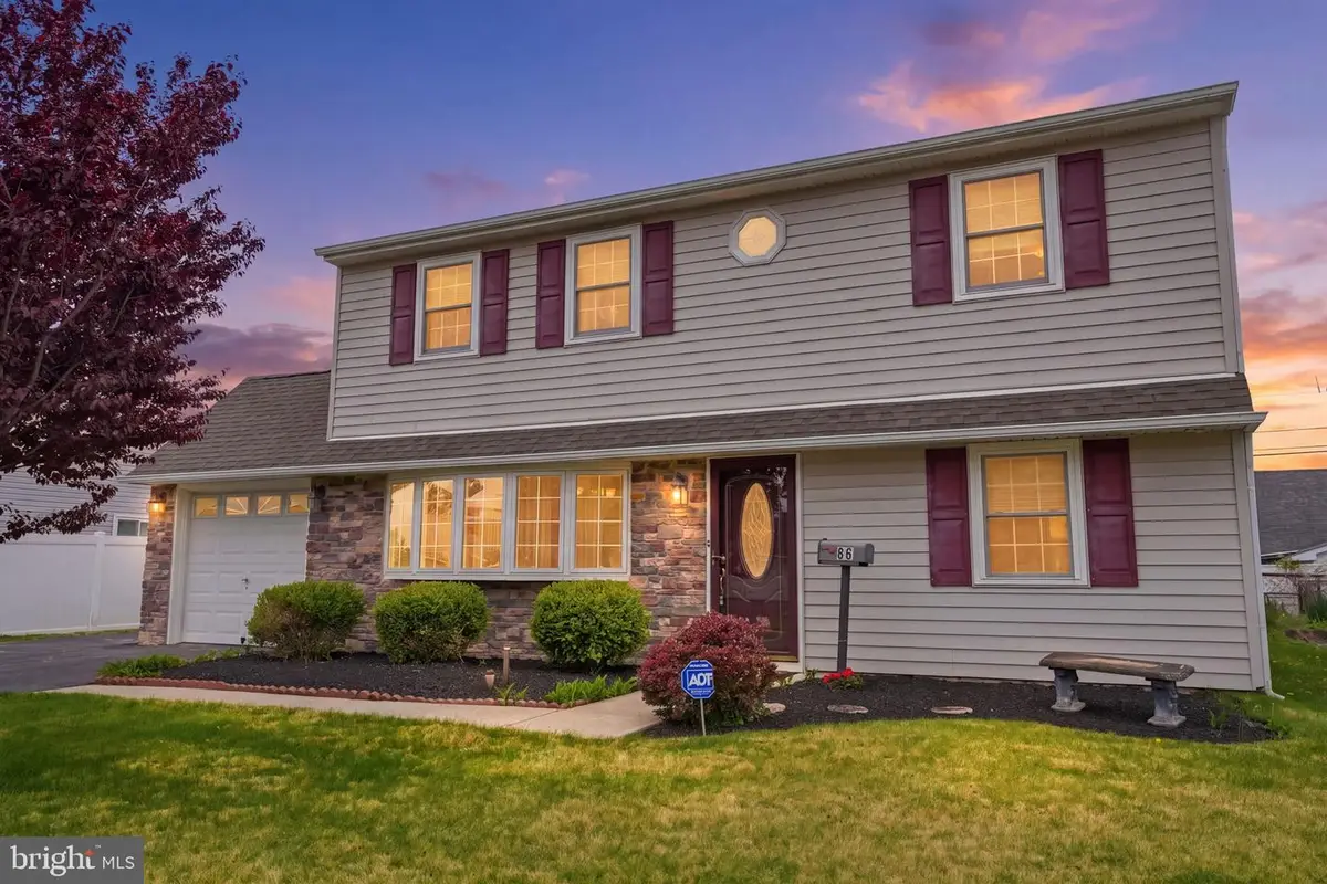 55 Canoebirch Rd, Levittown, PA 19057 - #1