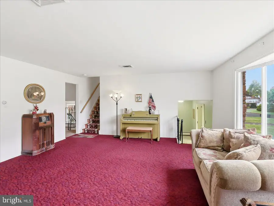 64 Gelder Dr, Southampton, PA 18966 - #3
