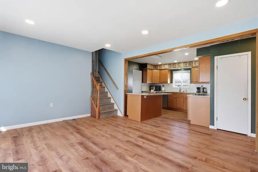 2500 Woodlawn Dr, Bristol, PA 19007 - #3