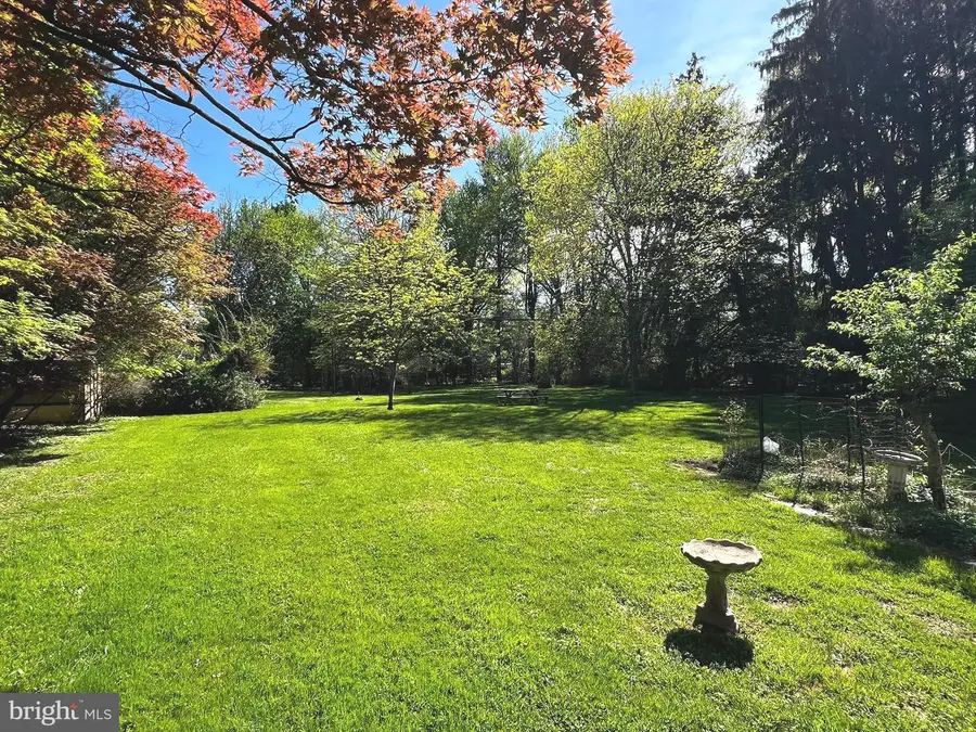 162 Valley Dr, Southampton, PA 18966 - #3