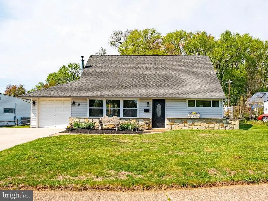 25 Cobalt Ridge Dr N, Levittown, PA 19057 - #1