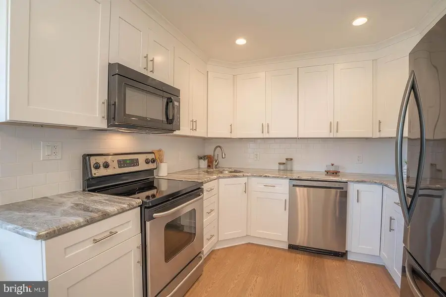 25 Cobalt Ridge Dr N, Levittown, PA 19057 - #3