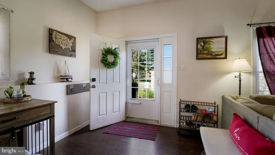 6 Edinboro Cir, Chalfont, PA 18914 - #2