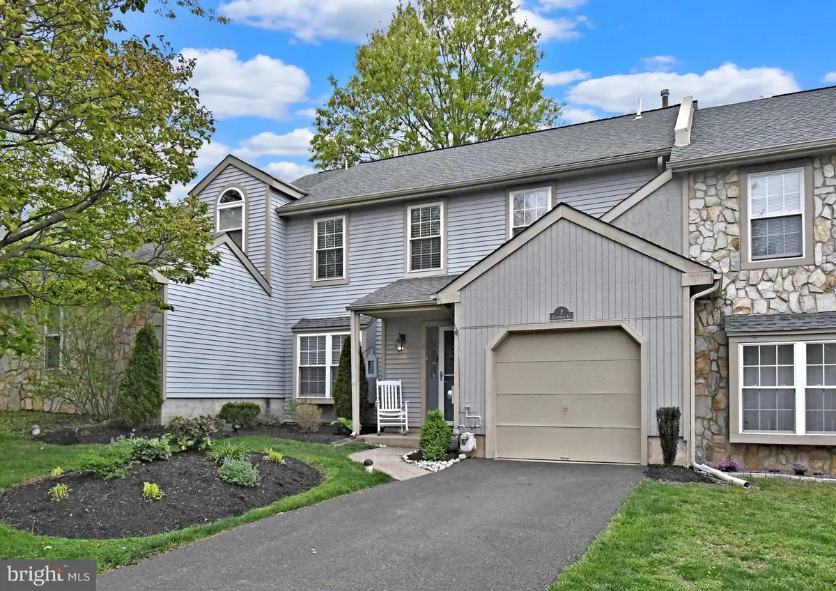 2 Cottonwood St, Newtown, PA 18940 - #1