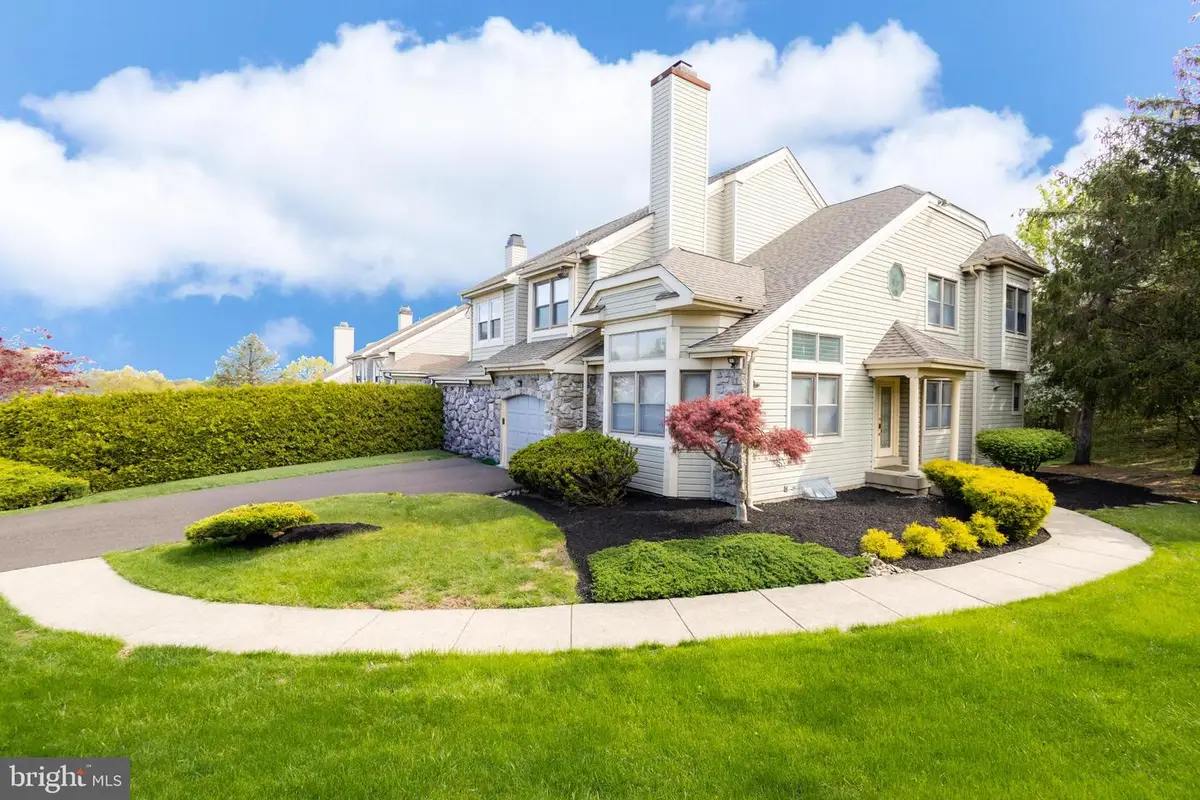 6 Bellwood Dr, Feasterville Trevose, PA 19053 - #1