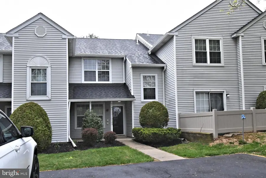 43 Everett Dr #143, Newtown, PA 18940 - #2