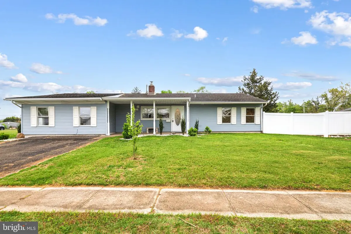 191 Crabtree Dr, Levittown, PA 19055 - #1