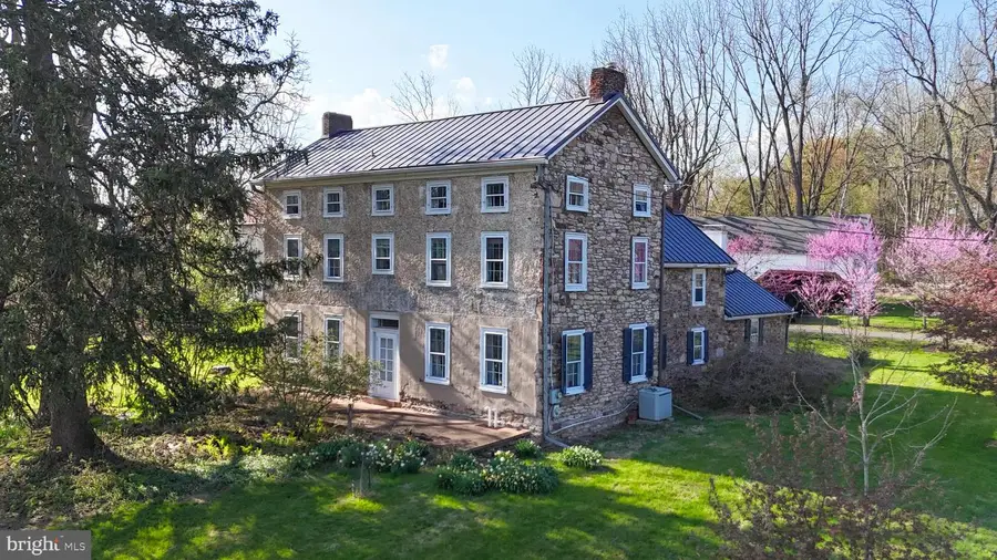 345 Park Ave, Chalfont, PA 18914 - #3