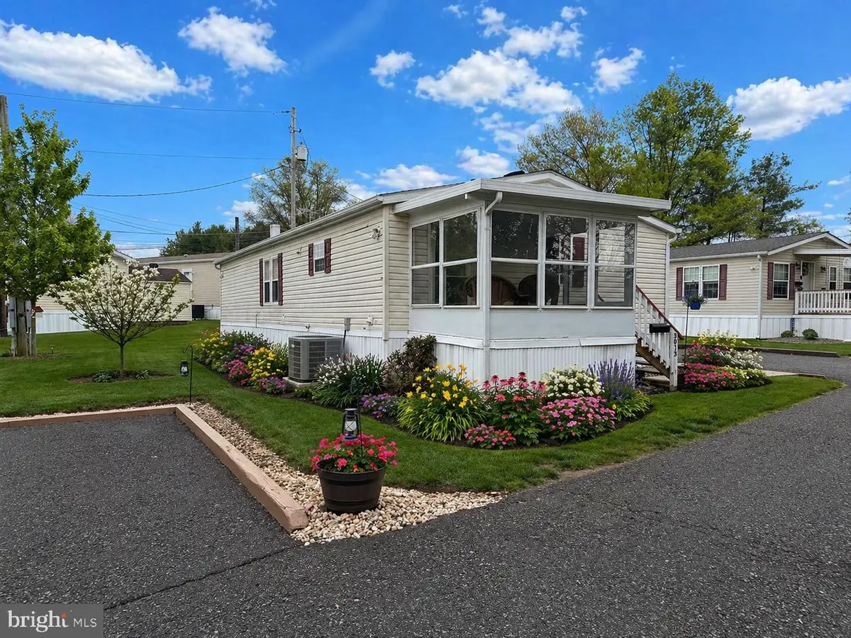 3013 Walnut Ln, Telford, PA 18969 - #1