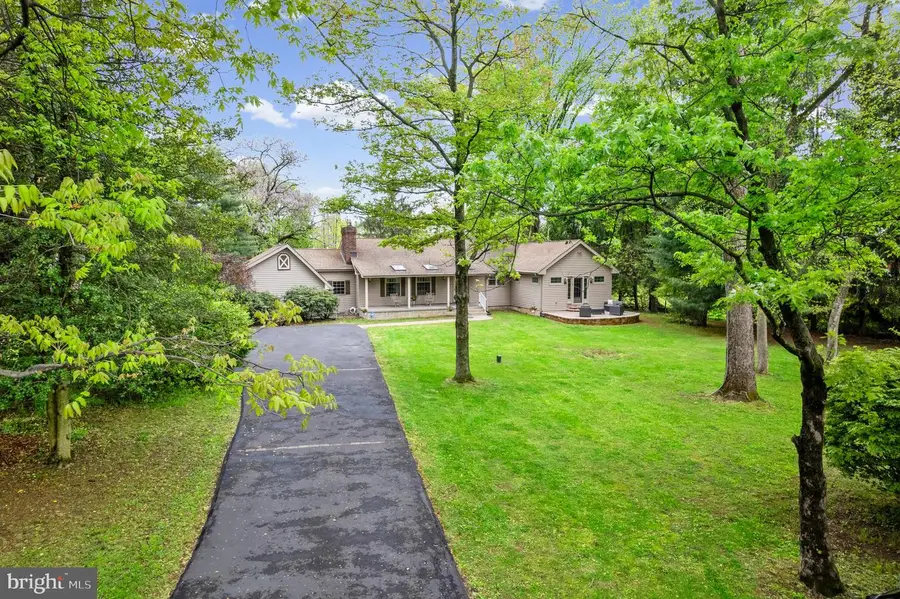 612 Double Woods Rd, Langhorne, PA 19047 - #3