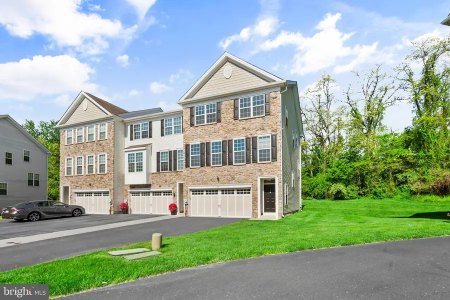 415 Chestnut Ct, Langhorne, PA 19047 - #2