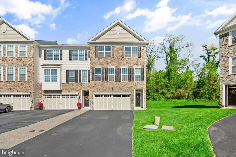 415 Chestnut Ct, Langhorne, PA 19047 - #3