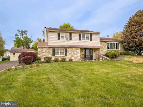 21 E Rotterdam Rd, HOLLAND, PA 18966