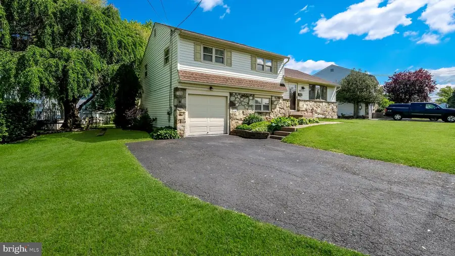 969 Marian Rd, Warminster, PA 18974 - #2